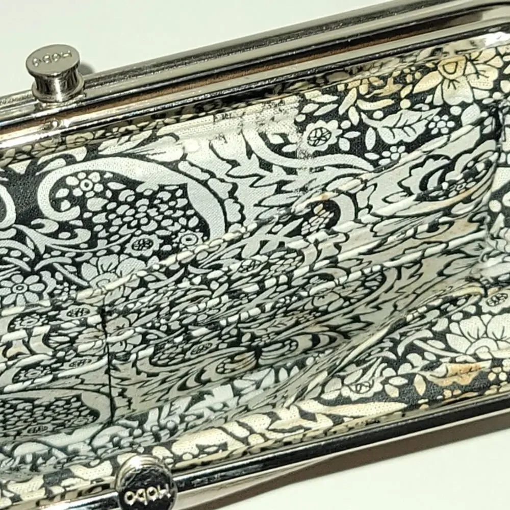 HOBO Lauren Clutch-Wallet - Picture 7 of 9
